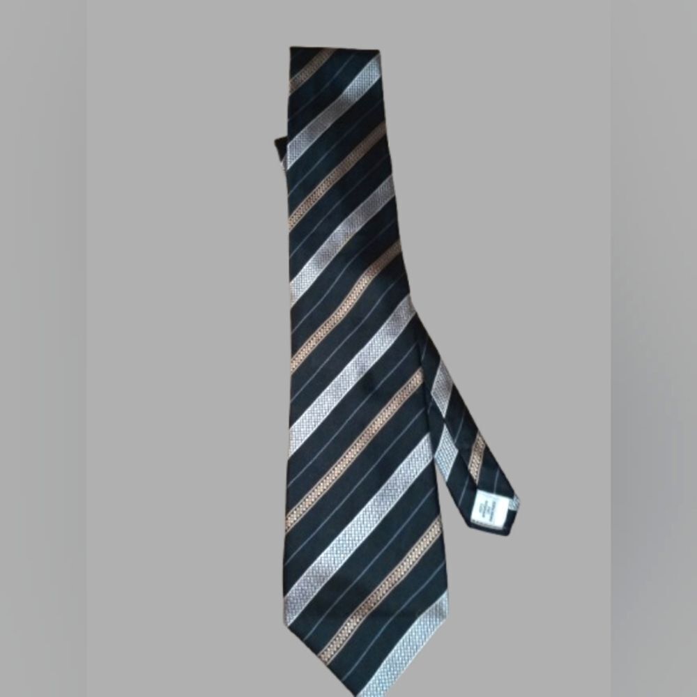 SEAN JOHN Fine Tailoring 100% imported silk handmade formal office preppy attire
